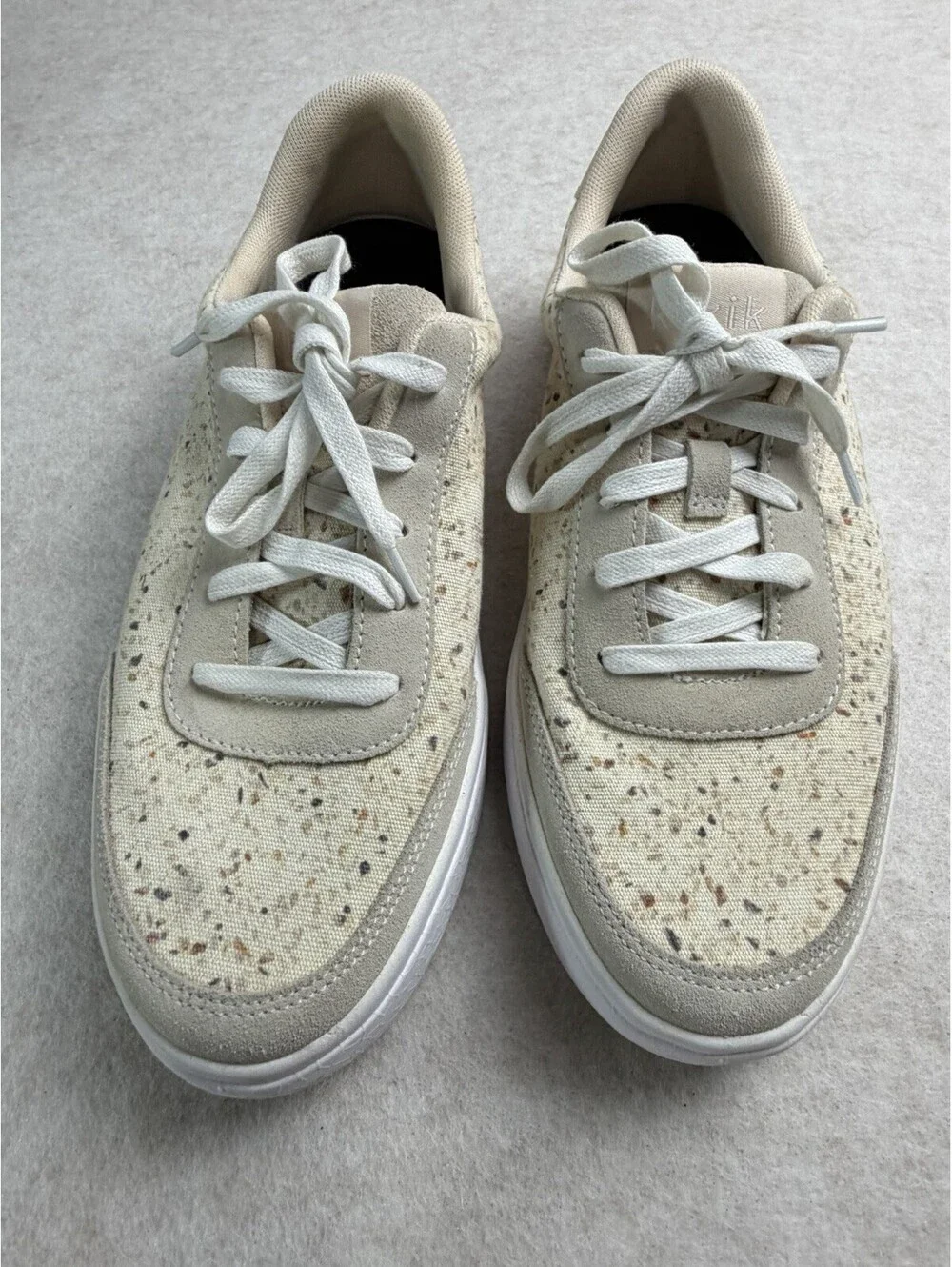 Kizik Prague Sneaker Cream Handsfree Sneakers Men's 7.5/Women's 9